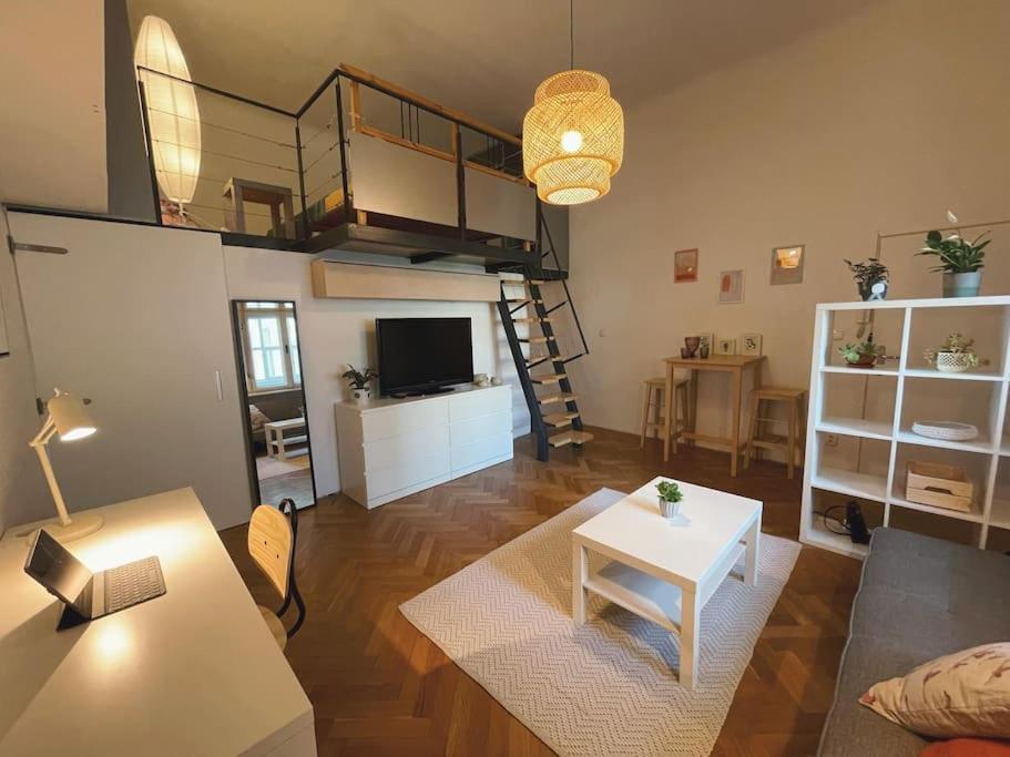 Stefanka Apartment Old Town Bratislava Buitenkant foto